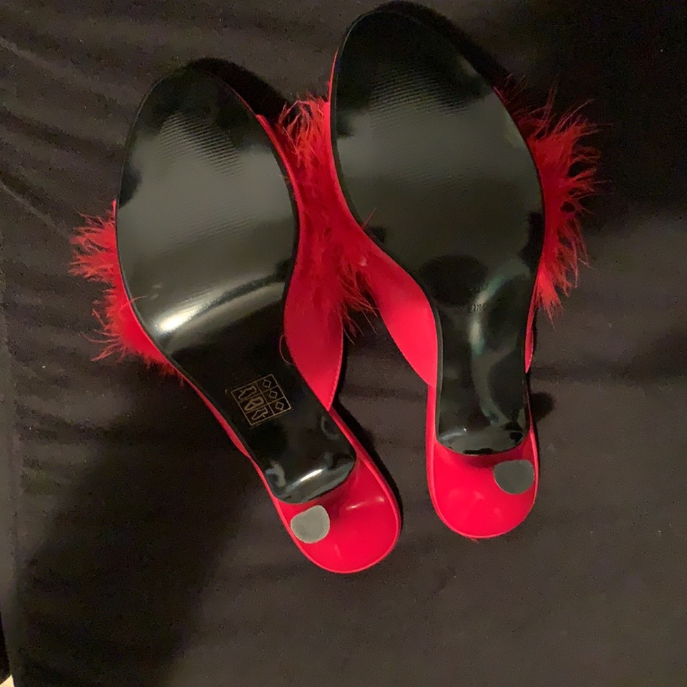 New Slippers - Picture 4 of 4